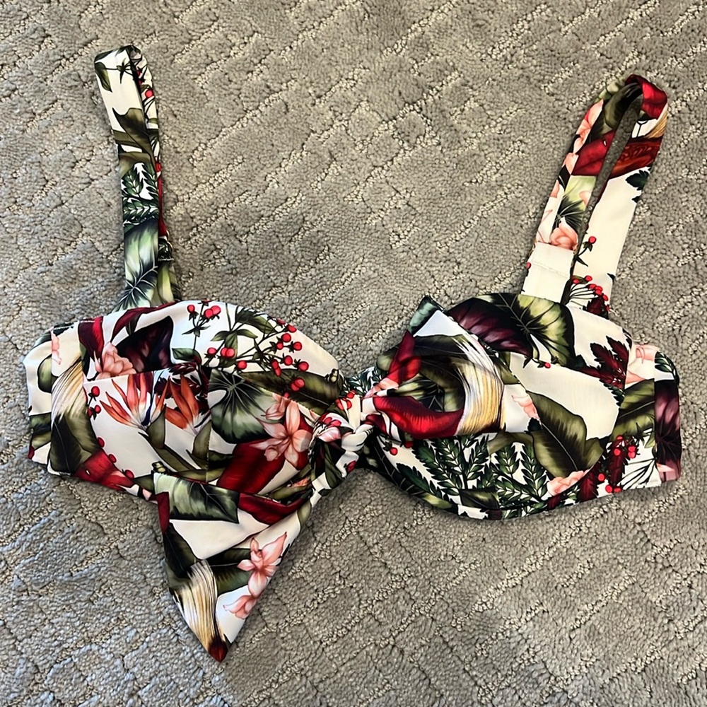 Alexandra Miro bikini top size small